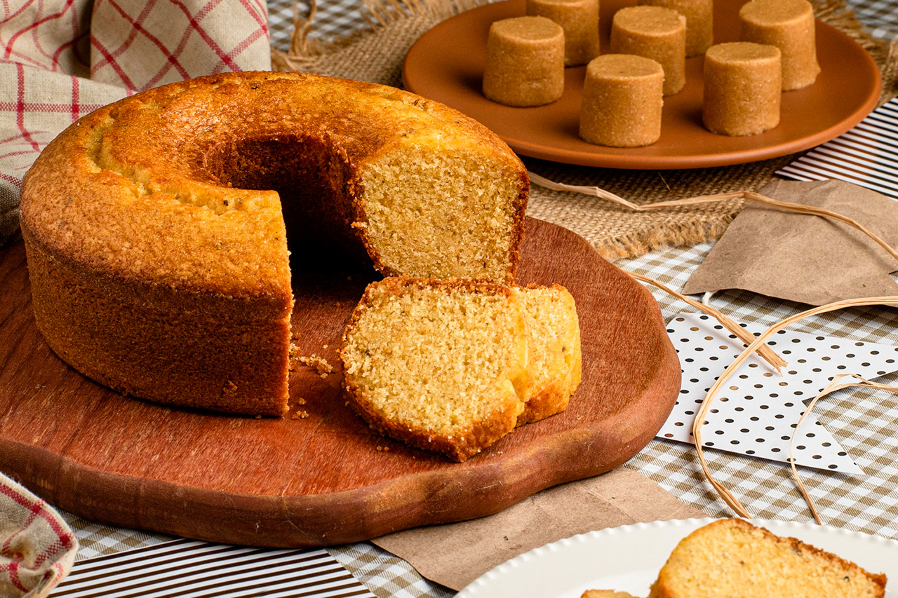 Confira duas deliciosas receitas de bolo de milho